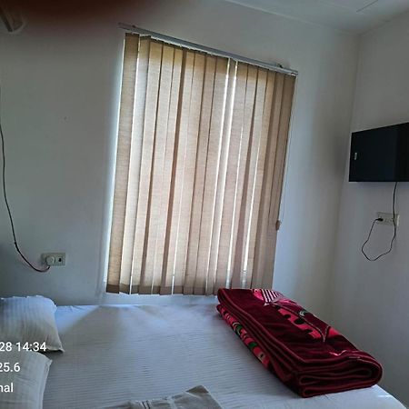 Hotel Vishal Buxar Extérieur photo