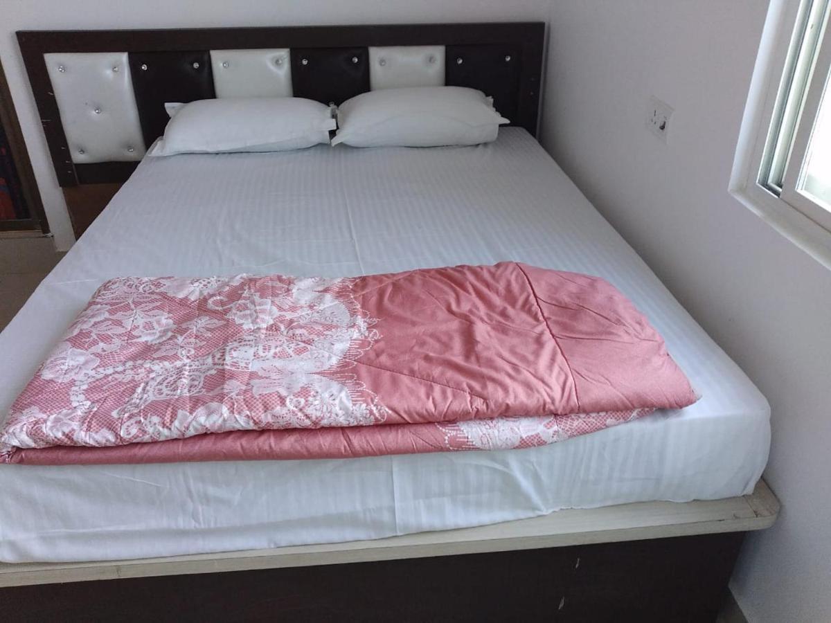 Hotel Vishal Buxar Extérieur photo