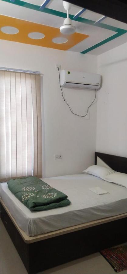Hotel Vishal Buxar Extérieur photo