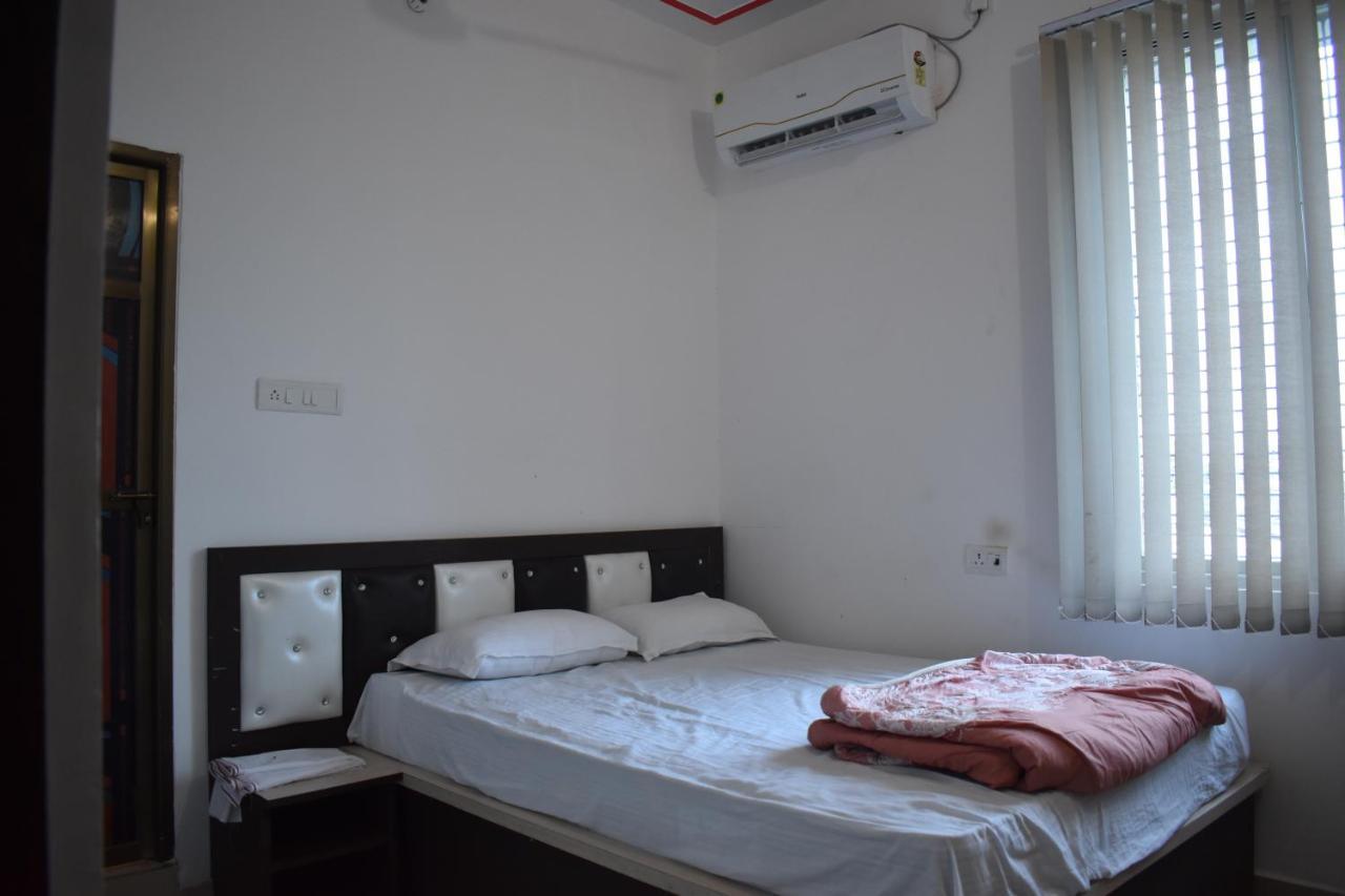 Hotel Vishal Buxar Extérieur photo
