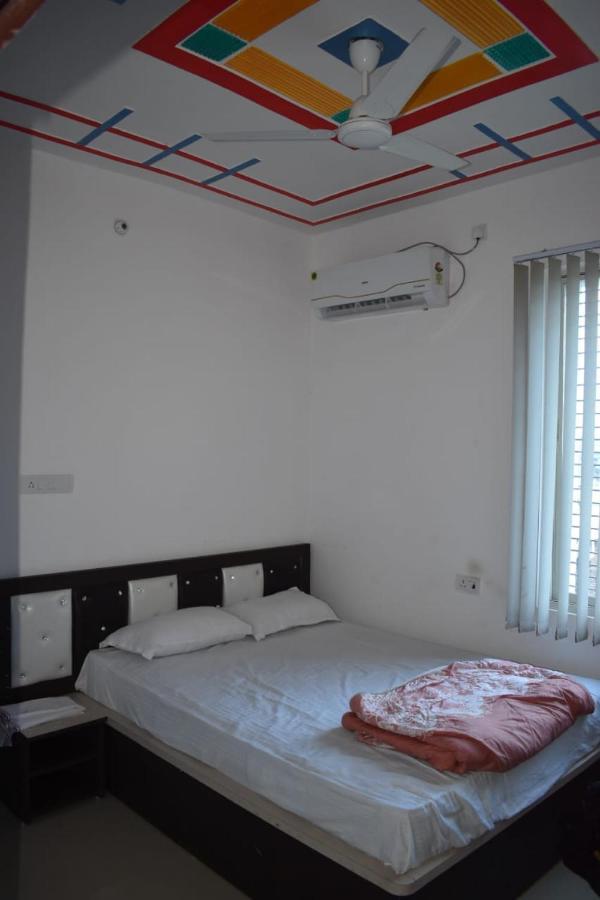 Hotel Vishal Buxar Extérieur photo