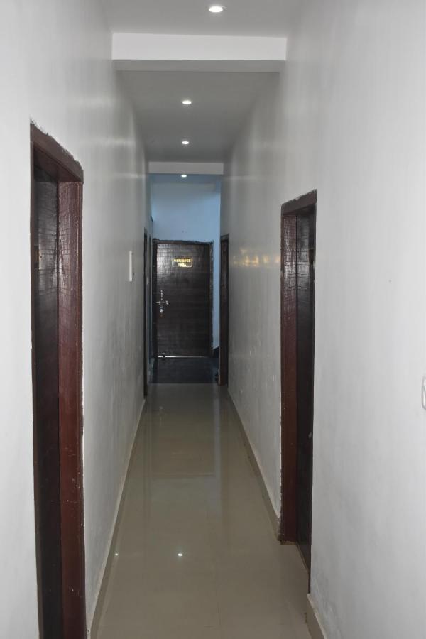 Hotel Vishal Buxar Extérieur photo