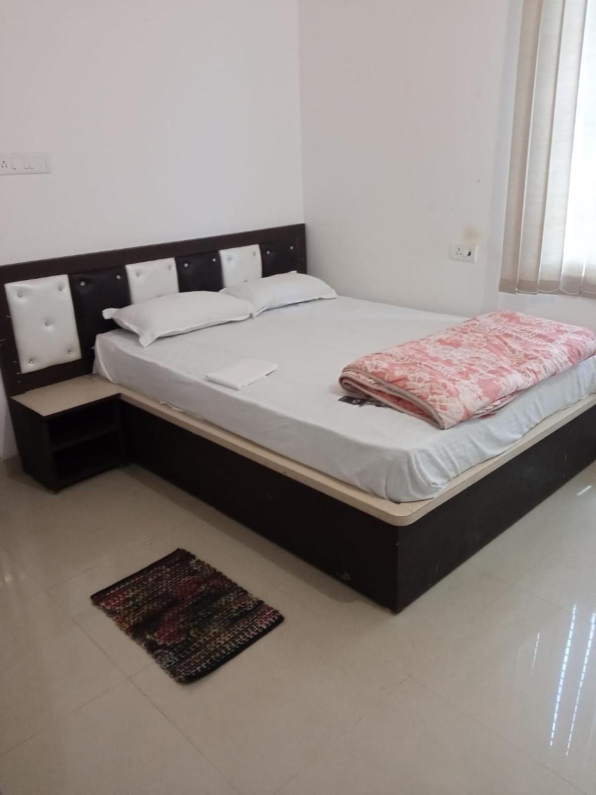 Hotel Vishal Buxar Extérieur photo